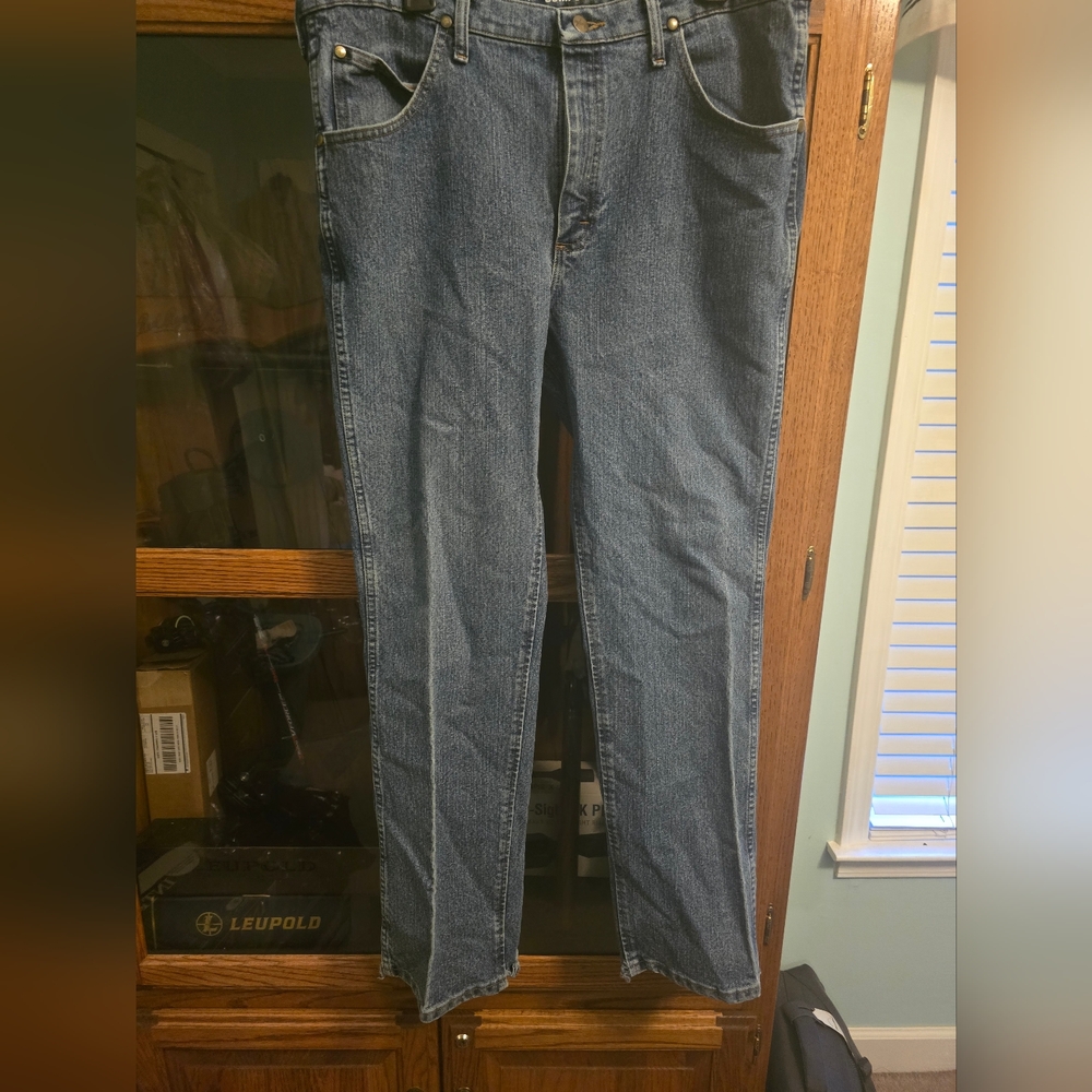 Mens wrangler 38x32